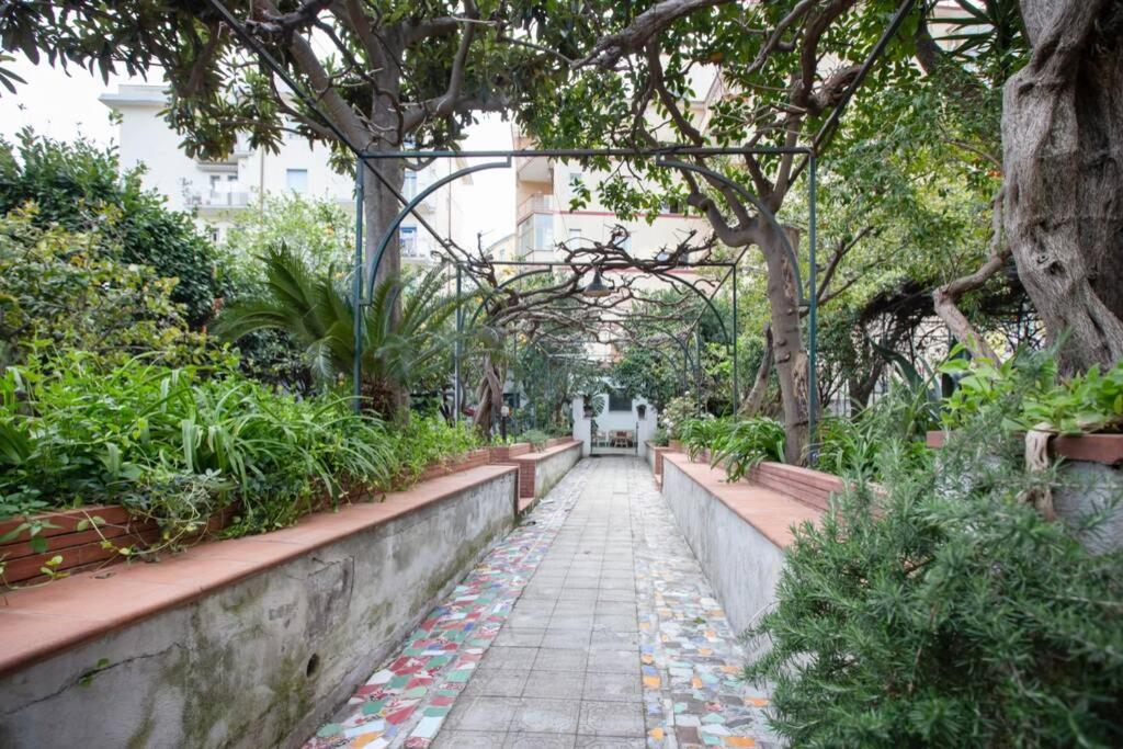 维克艾库塞Oltre Il Giardino别墅 外观 照片